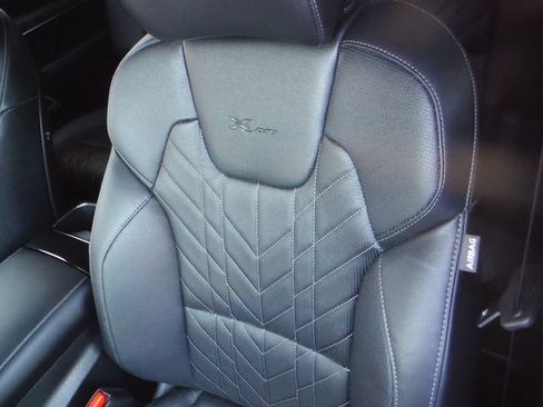 Used 2025 Kia Telluride AWD image 22