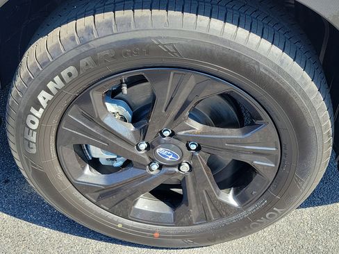 Certified 2025 Subaru Crosstrek 2.0i image 8