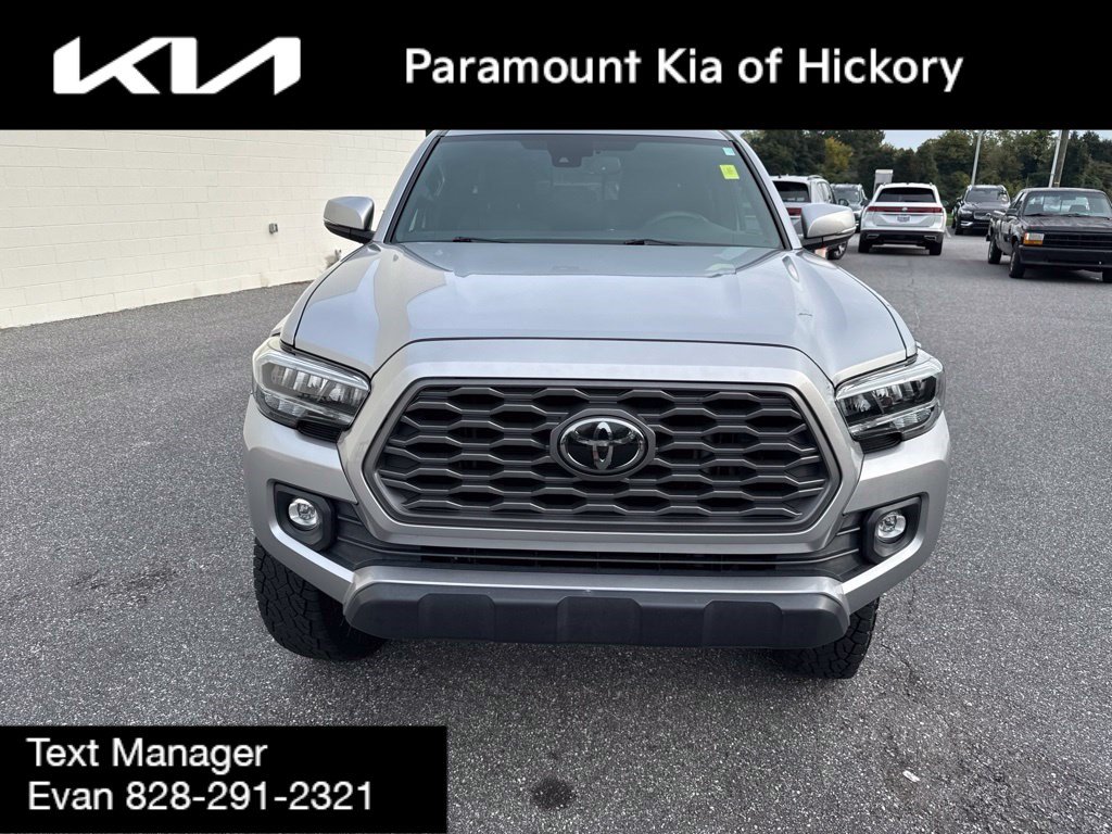 Used 2021 Toyota Tacoma TRD Off-Road w/ TRD Premium Off Road Package AWD/4WD image 2