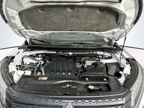 Used 2025 Mitsubishi Eclipse Cross SE AWD/4WD image 33