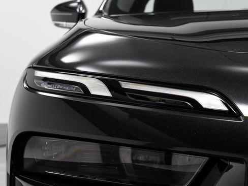 Used 2023 BMW i7 xDrive60 image 50