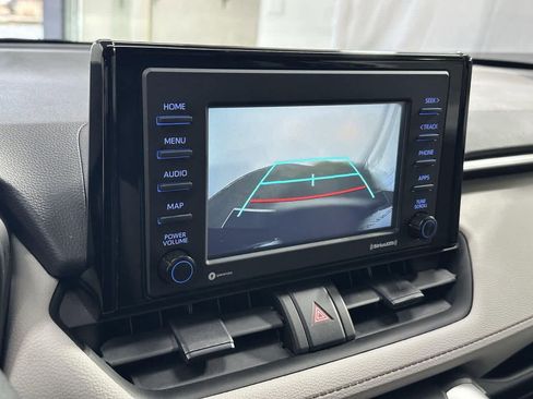 Used 2022 Toyota RAV4 XLE image 20