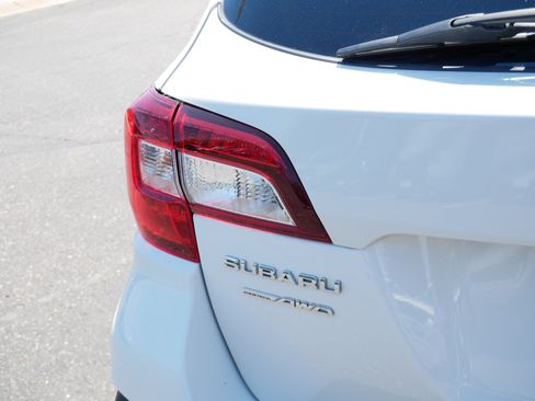 Used 2019 Subaru Outback 2.5i Premium AWD/4WD image 17