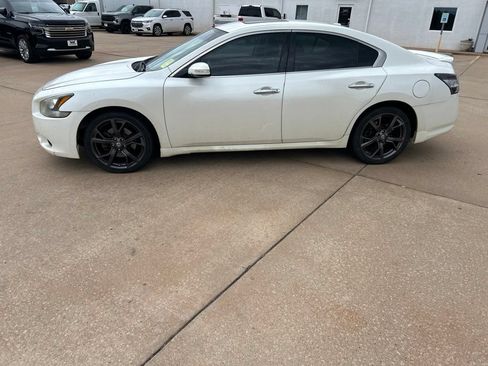 Used 2014 Nissan Maxima 3.5 SV w/ Sport Package FWD image 2