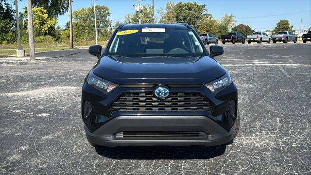 Certified 2022 Toyota RAV4 LE AWD/4WD image 2