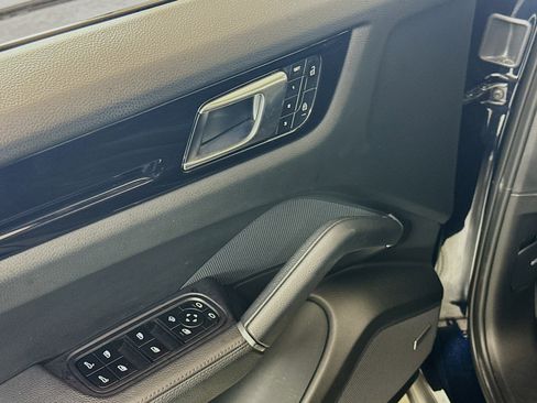 Used 2023 Porsche Cayenne image 20