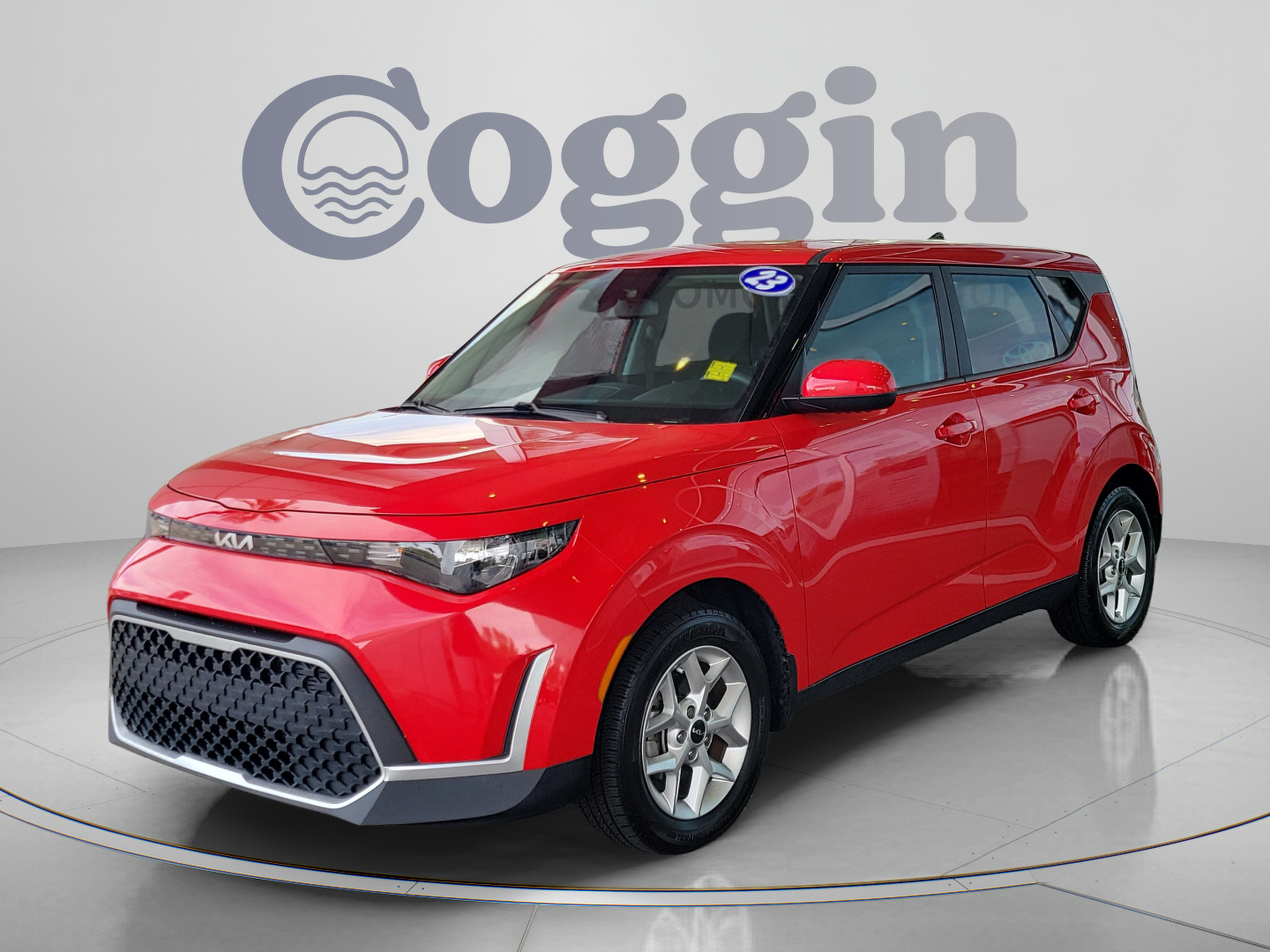Used 2023 Kia Soul LX w/ Option Group 015 FWD image 2