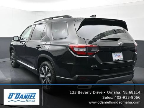 Used 2024 Honda Pilot Touring image 4