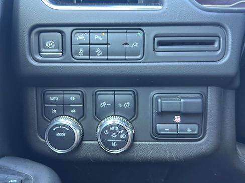 Used 2022 GMC Yukon AT4 w/ Max Trailering Package image 36