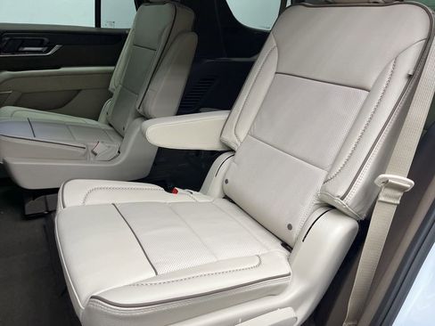 New 2026 GMC Yukon Denali w/ Denali Reserve Package AWD/4WD image 6