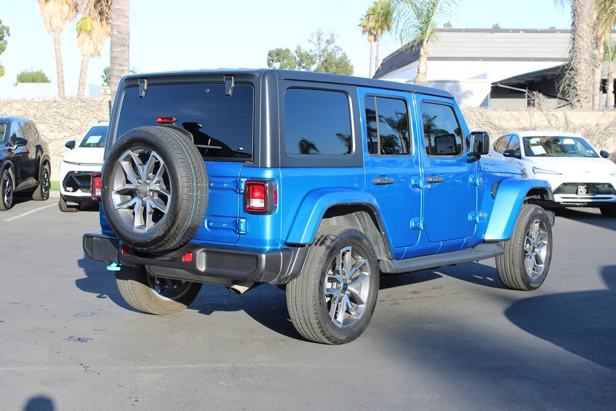 Used 2024 Jeep Wrangler Unlimited AWD/4WD image 32