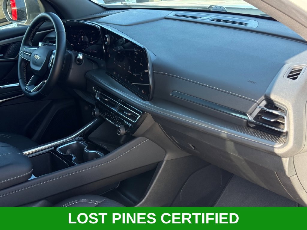 Used 2025 Chevrolet Traverse LT FWD image 24