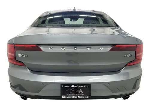 Used 2018 Volvo S90 T5 Momentum w/ Convenience Package image 5