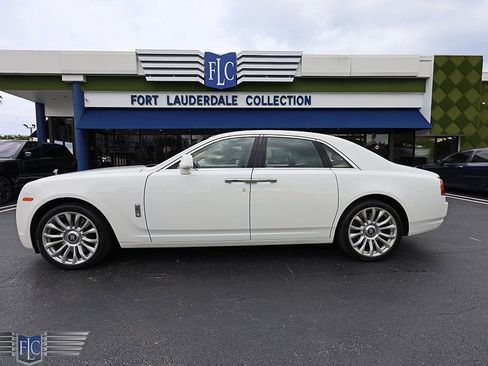 Used 2014 Rolls-Royce Ghost image 3