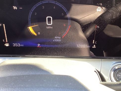 Used 2025 Chevrolet Trax LT w/ LT Convenience Package image 10