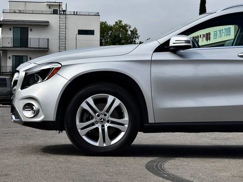 Used 2018 Mercedes-Benz GLA 250 w/ Premium Package image 9