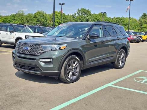 Certified 2024 Ford Explorer XLT w/ Equipment Group 202A AWD/4WD image 2