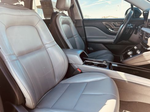 Used 2021 Lincoln Corsair Standard w/ Equipment Group 101A image 25