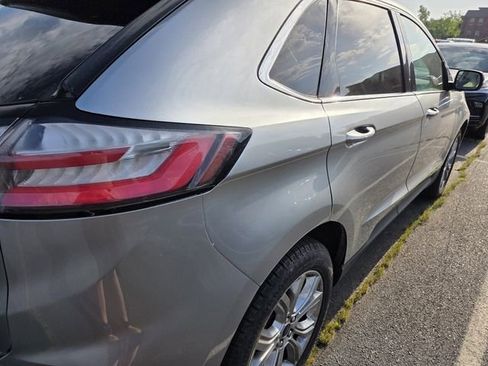 Used 2022 Ford Edge Titanium AWD/4WD image 5
