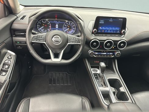 Used 2022 Nissan Sentra SR w/ SR Premium Package FWD image 11