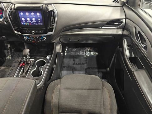 Used 2021 Chevrolet Traverse LT FWD image 24