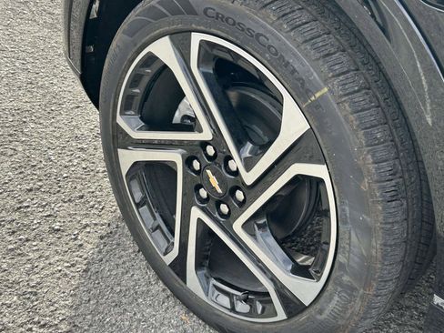 New 2026 Chevrolet Equinox EV LT image 9