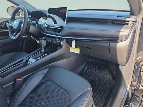 New 2026 Jeep Compass Latitude image 6