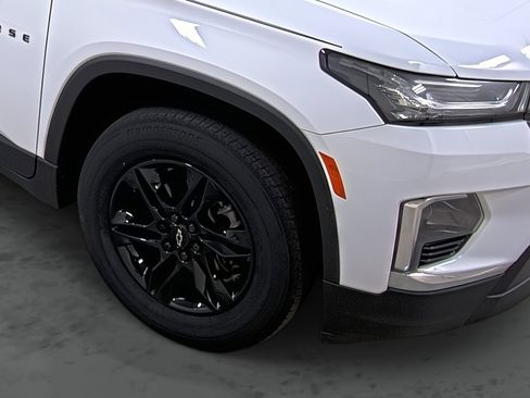 Used 2023 Chevrolet Traverse LT w/ Midnight/Sport Edition FWD image 14