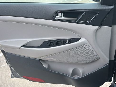 Used 2018 Hyundai Tucson SEL image 19