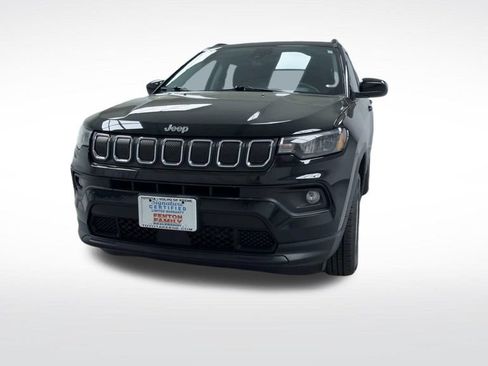 Used 2022 Jeep Compass Latitude w/ Sun and Sound Group AWD/4WD image 18