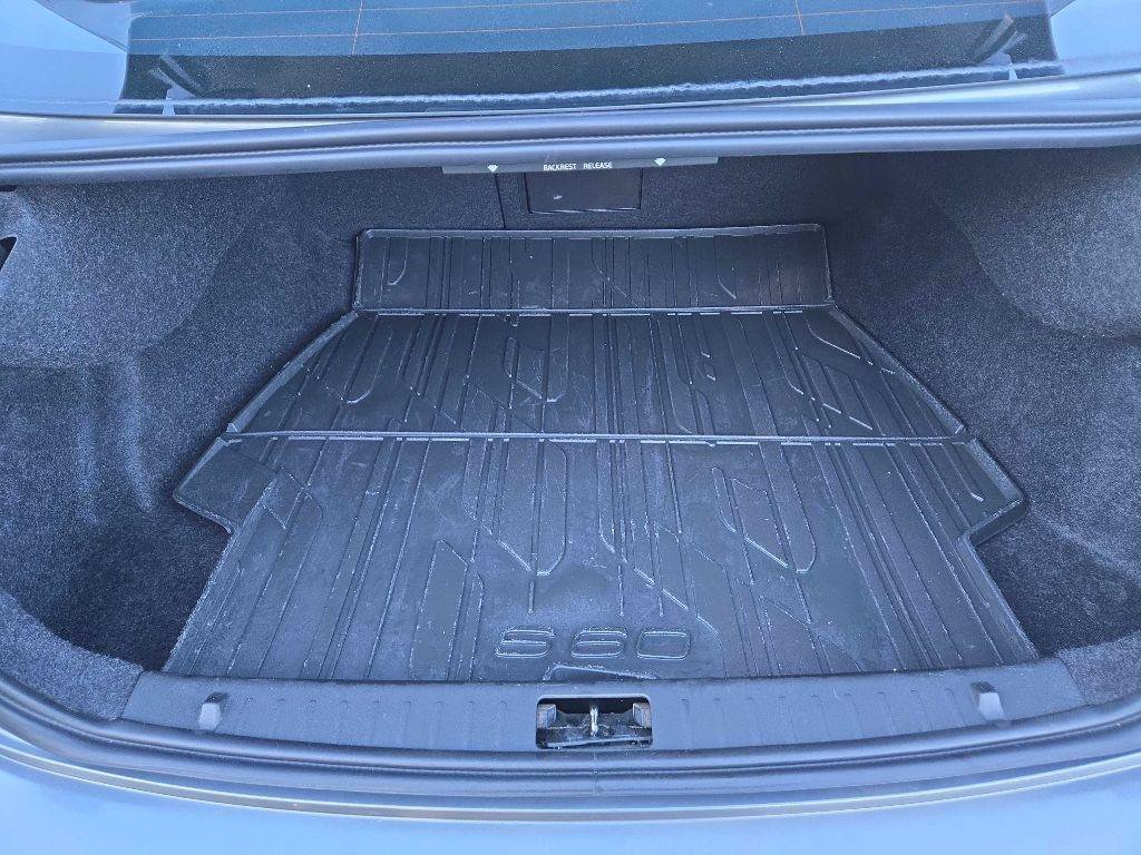 Used 2017 Volvo S60 T5 Inscription FWD image 32