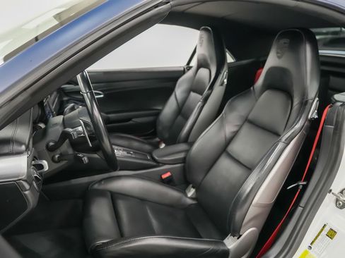 Certified 2019 Porsche 911 Carrera GTS RWD image 5