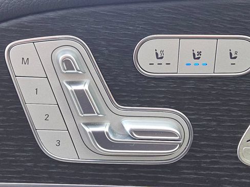 Certified 2025 Mercedes-Benz GLS 450 4MATIC image 6