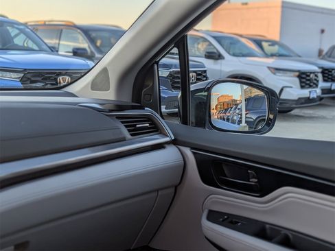 Used 2023 Honda Odyssey Elite image 20