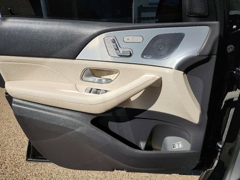 Used 2020 Mercedes-Benz GLE 350 4MATIC w/ Premium Package image 12