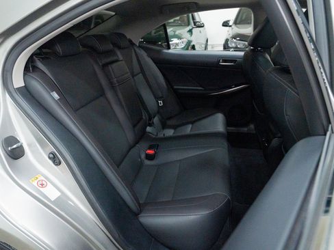 Used 2018 Lexus IS 300 AWD image 21