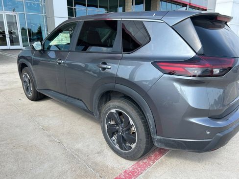 Used 2025 Nissan Rogue SV AWD/4WD image 13