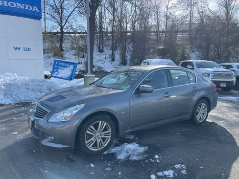 Used 2015 INFINITI Q40 AWD w/ Navigation Package image 3