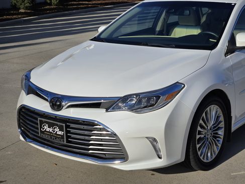 Used 2016 Toyota Avalon Limited w/ Toyota Safety Sense Package image 10