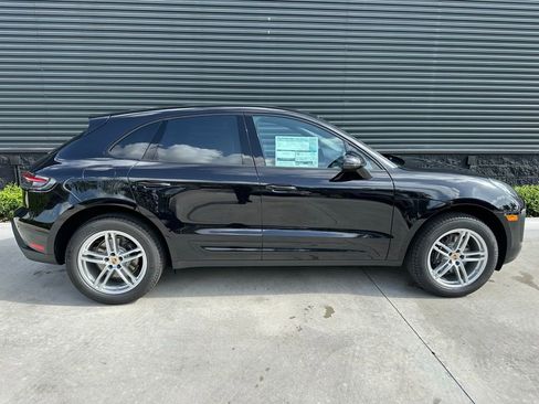 Certified 2025 Porsche Macan image 8