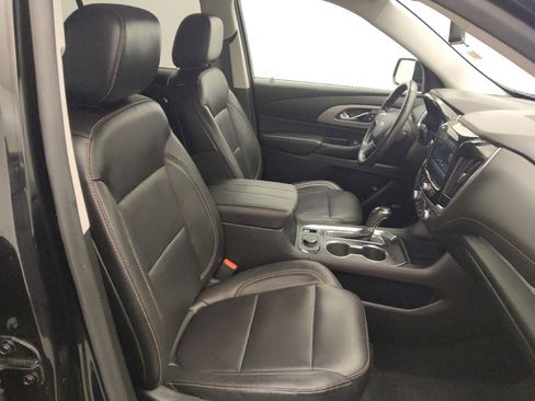 Used 2018 Chevrolet Traverse LT w/ LPO, Floor Liner Package FWD image 21