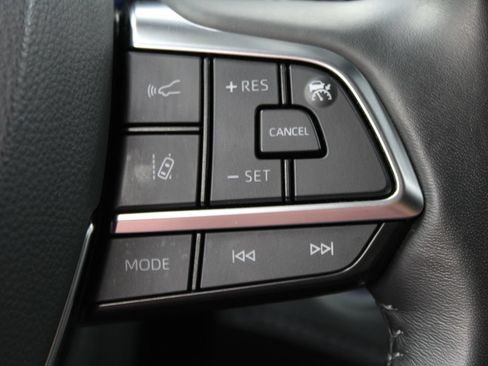 Used 2021 Toyota Highlander XLE AWD/4WD image 52
