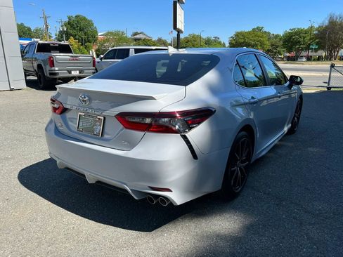 Used 2024 Toyota Camry SE FWD image 4