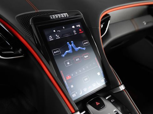Certified 2025 Ferrari Roma Spider RWD image 24