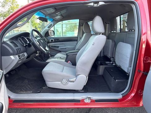 Used 2015 Toyota Tacoma 4x4 Access Cab w/ SR5 Package image 12