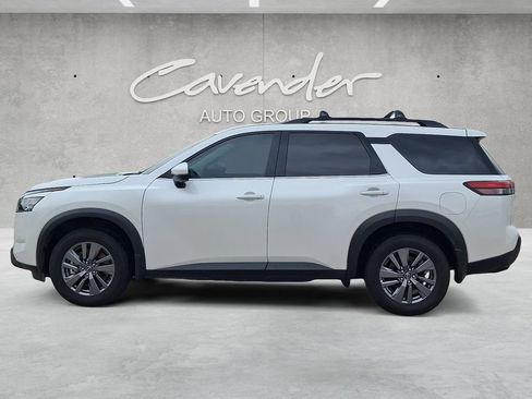 Certified 2025 Nissan Pathfinder SV FWD image 13