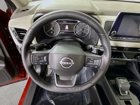 Certified 2025 Nissan Rogue SV w/ SV Premium Package AWD/4WD image 21