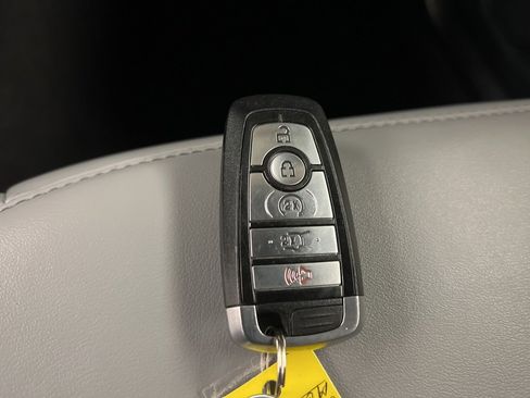 Certified 2021 Ford Explorer XLT w/ Equipment Group 202A image 38