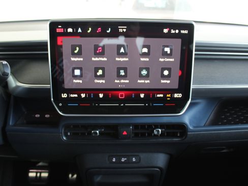 New 2025 Volkswagen ID. Buzz Pro S image 14