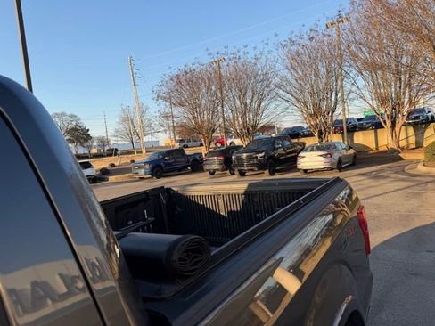 Used 2020 Ford F150 Lariat image 12